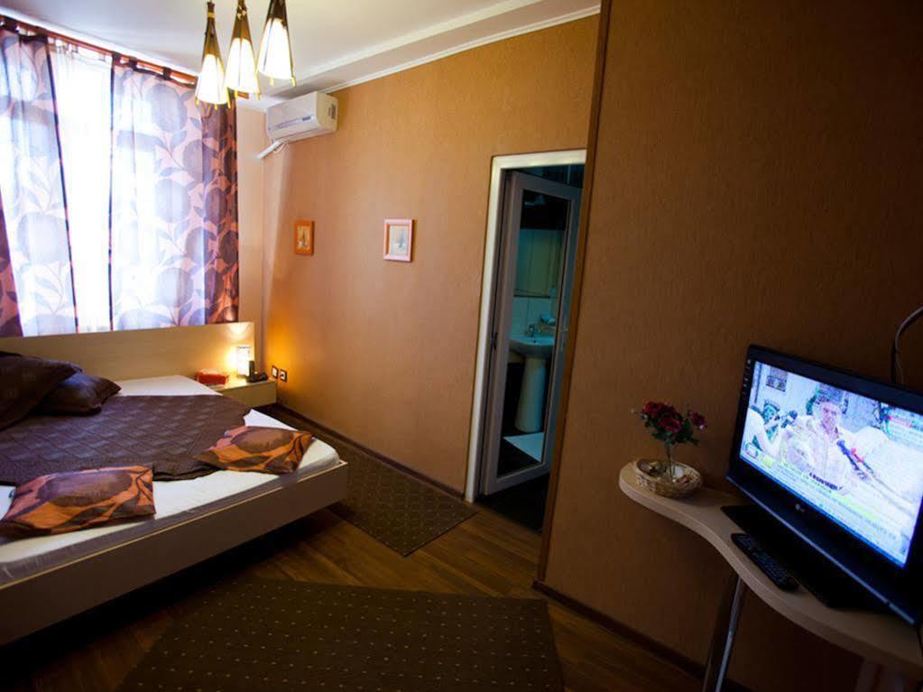 Hotel La Gil Bukurešť Exteriér fotografie